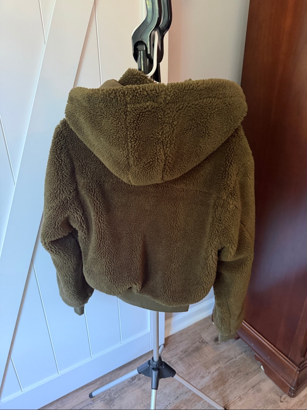 ALO Jacket - Picture 4 of 4